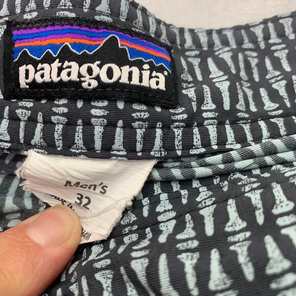 Patagonia Mens Size 32 Black White Hardware Screws Print Boardshorts Swim Shorts - Picture 4 of 6